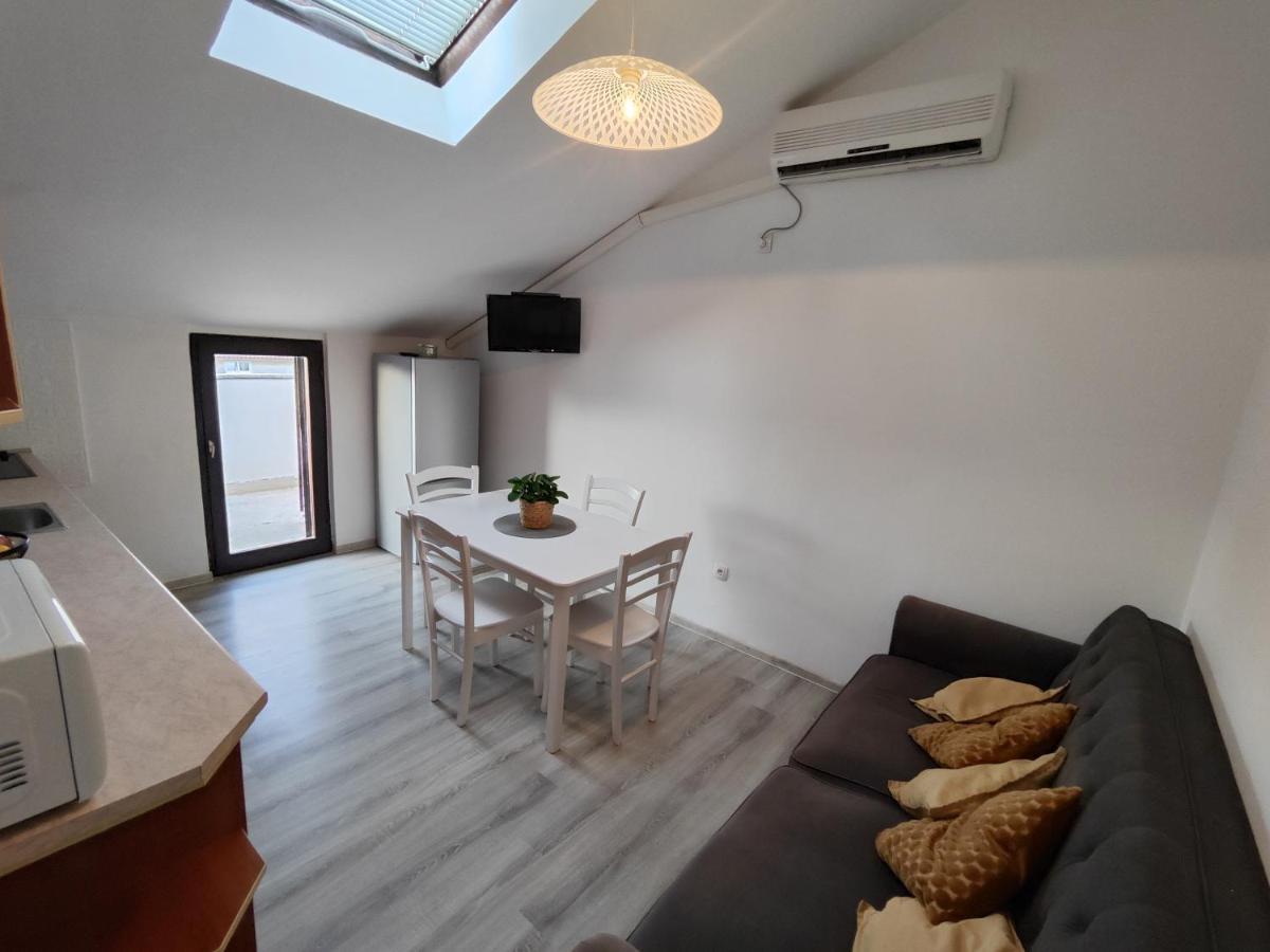 Apartments Urban ポレッチ エクステリア 写真